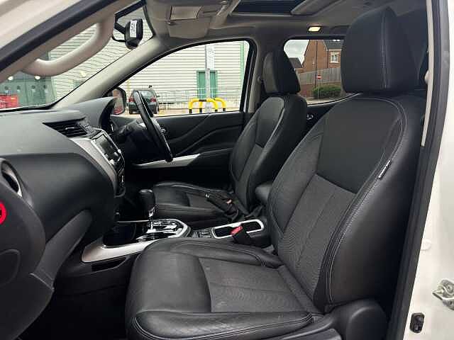 Nissan Navara Double Cab Pick Up N-Guard 2.3dCi 190 TT 4WD Auto