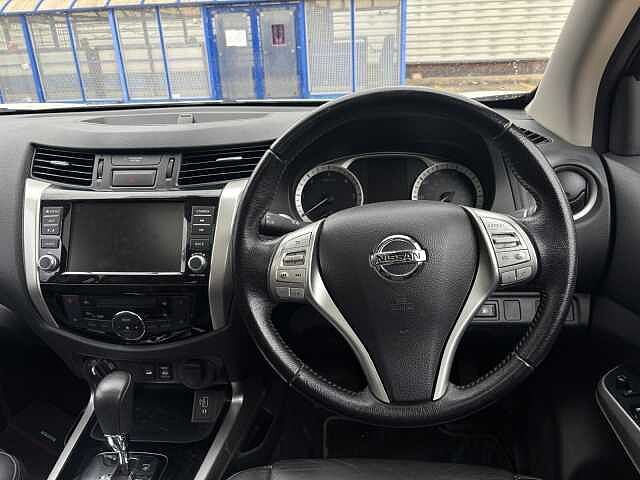 Nissan Navara Double Cab Pick Up N-Guard 2.3dCi 190 TT 4WD Auto