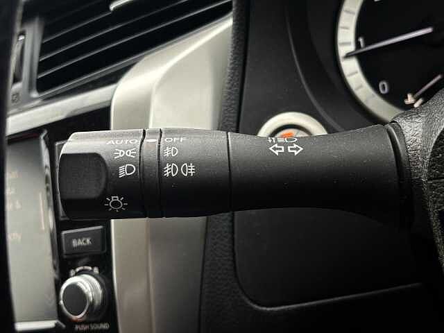 Nissan Navara Double Cab Pick Up N-Guard 2.3dCi 190 TT 4WD Auto