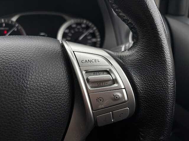 Nissan Navara Double Cab Pick Up N-Guard 2.3dCi 190 TT 4WD Auto