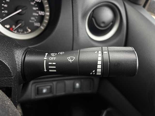 Nissan Navara Double Cab Pick Up N-Guard 2.3dCi 190 TT 4WD Auto