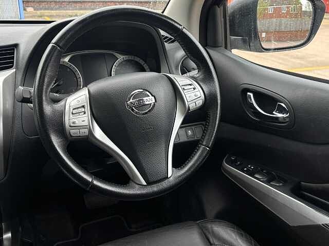 Nissan Navara Double Cab Pick Up N-Guard 2.3dCi 190 TT 4WD Auto