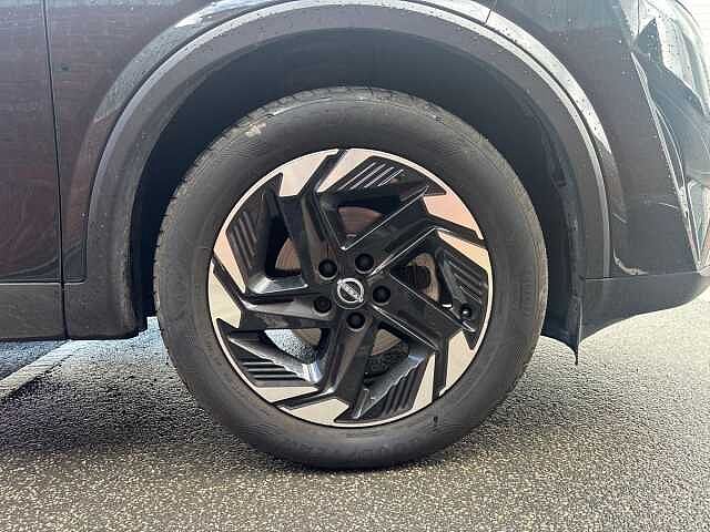 Nissan Qashqai 1.3 DiG-T MH N-Connecta 5dr