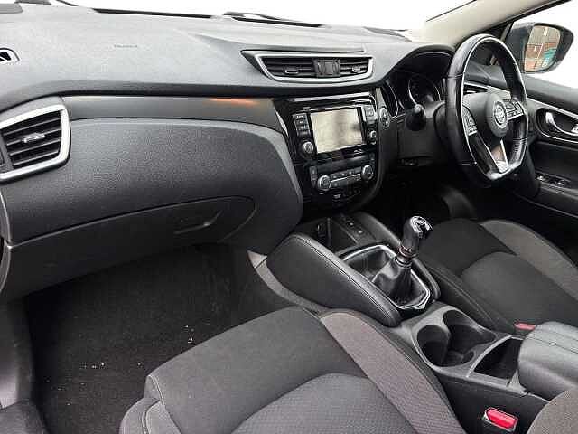 Nissan Qashqai 1.3 DiG-T N-Connecta 5dr