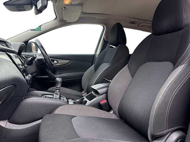 Nissan Qashqai 1.3 DiG-T N-Connecta 5dr