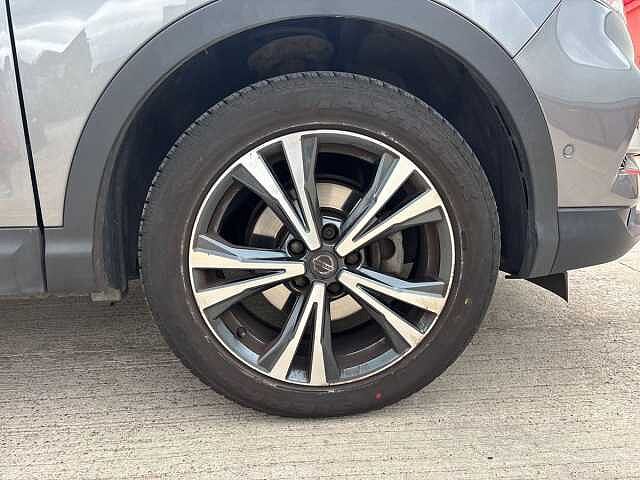 Nissan Qashqai 1.3 DiG-T N-Connecta 5dr