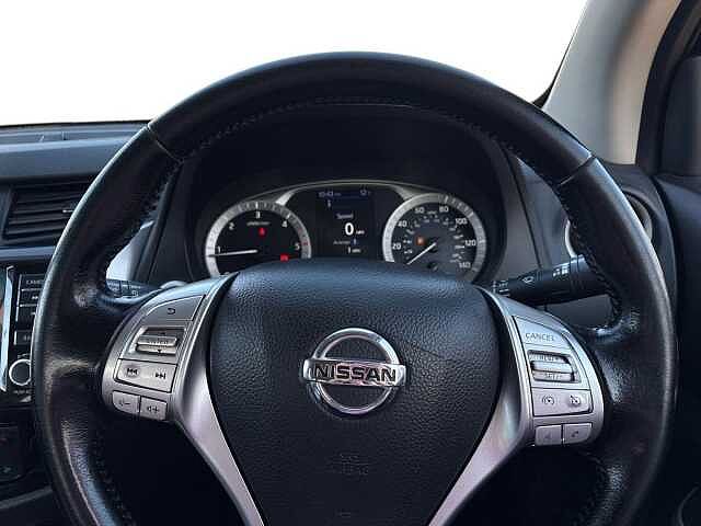 Nissan Navara Double Cab Pick Up Tekna 2.3dCi 190 TT 4WD Auto