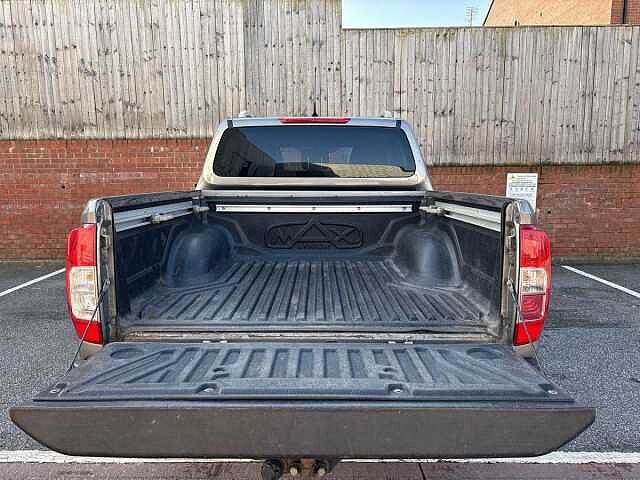 Nissan Navara Double Cab Pick Up Tekna 2.3dCi 190 TT 4WD Auto