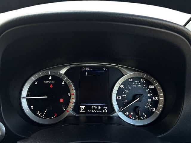 Nissan Navara Double Cab Pick Up Tekna 2.3dCi 190 TT 4WD Auto