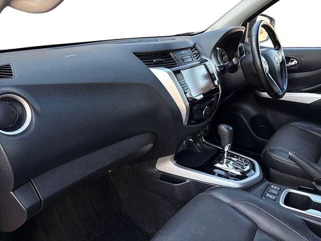 Nissan Navara Double Cab Pick Up Tekna 2.3dCi 190 TT 4WD Auto
