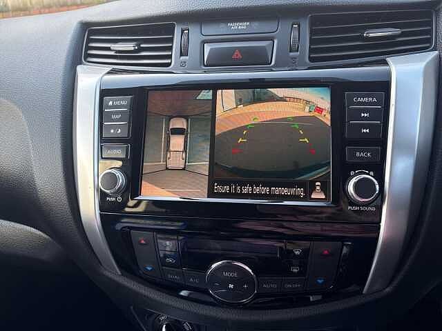 Nissan Navara Double Cab Pick Up Tekna 2.3dCi 190 TT 4WD Auto