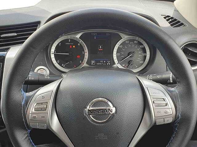 Nissan Navara Double Cab Pick Up N-Guard 2.3dCi 190 TT 4WD Auto