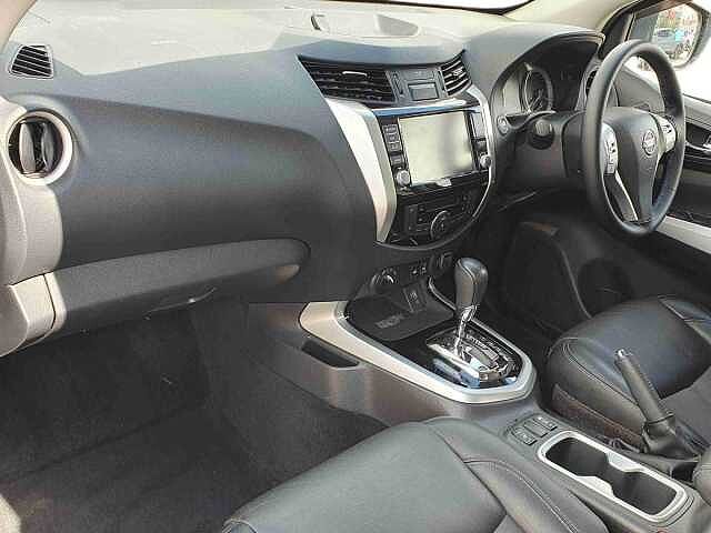 Nissan Navara Double Cab Pick Up N-Guard 2.3dCi 190 TT 4WD Auto