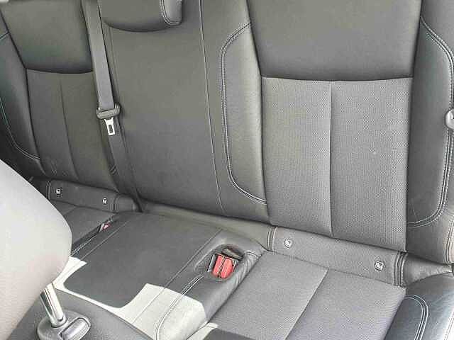 Nissan Navara Double Cab Pick Up N-Guard 2.3dCi 190 TT 4WD Auto