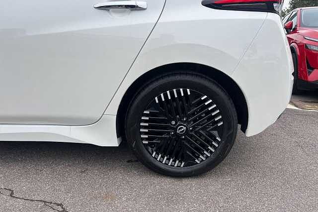 Nissan LEAF 110kW N-Connecta 39kWh 5dr Auto