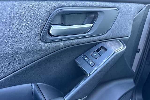 Nissan Qashqai 1.3 DiG-T MH Acenta Premium 5dr