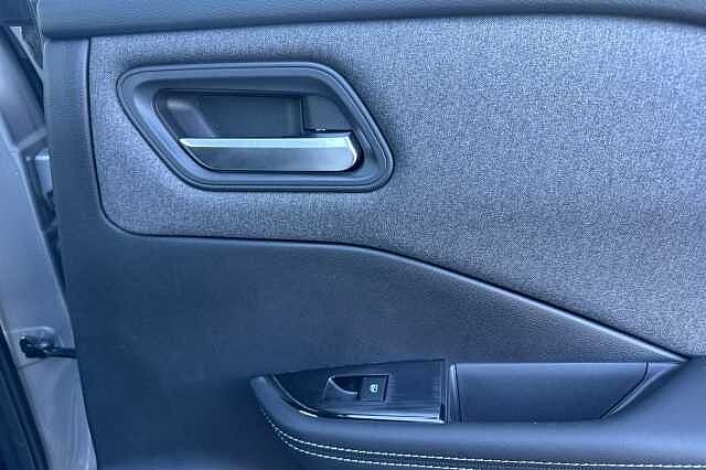 Nissan Qashqai 1.3 DiG-T MH Acenta Premium 5dr