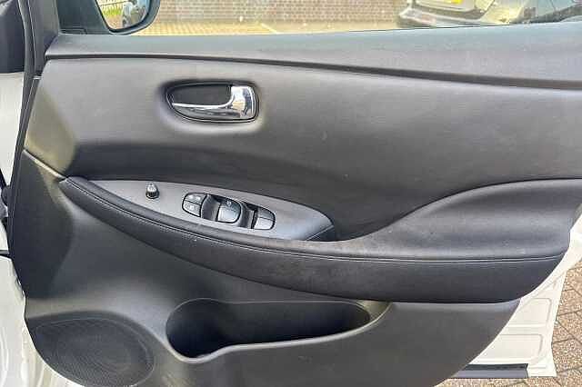Nissan LEAF 110kW Acenta 39kWh 5dr Auto