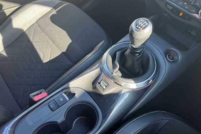 Nissan Juke 1.0 DIG-T TEKNA 5DR