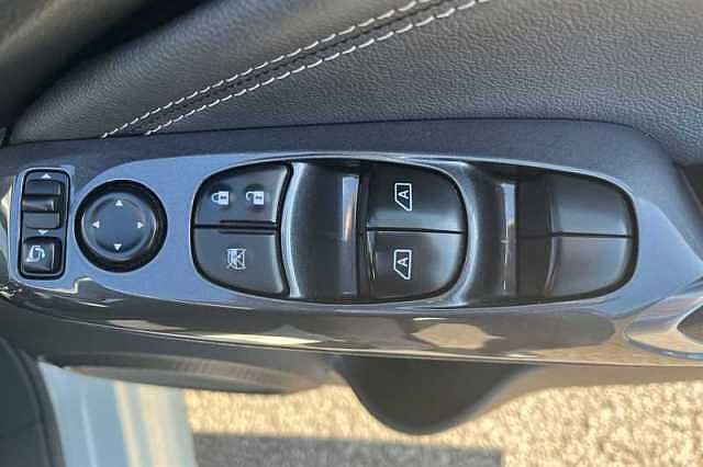 Nissan Juke 1.0 DIG-T TEKNA 5DR