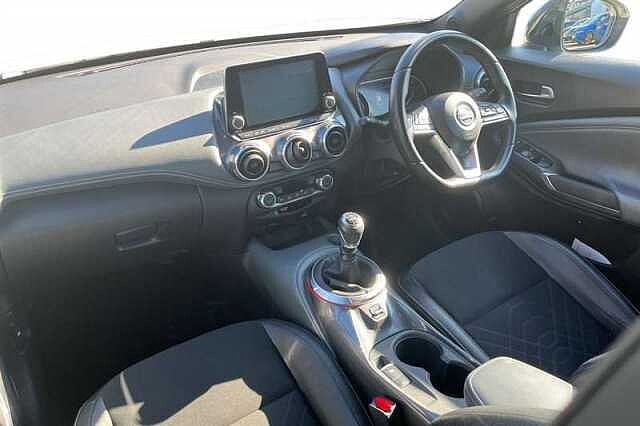 Nissan Juke 1.0 DIG-T TEKNA 5DR