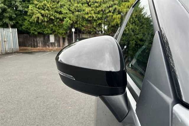 Nissan Juke 1.0 DIG-T 114 N-CONNECTA 5DR