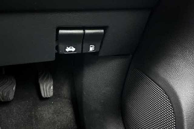 Nissan Micra 1.0 DIG-T 117 TEKNA 5DR