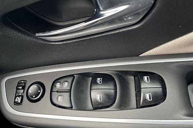 Nissan Micra 0.9 IG-T N-CONNECTA 5DR