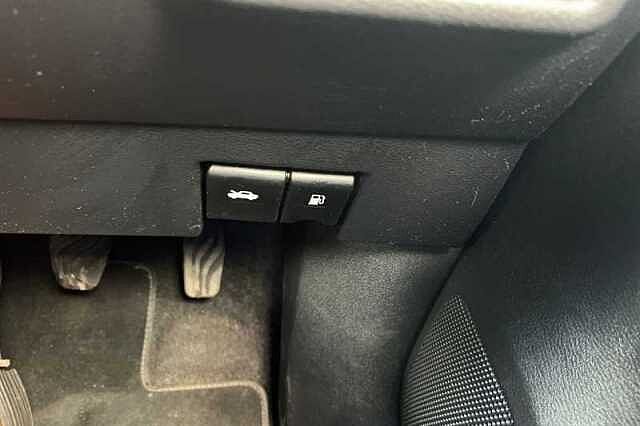 Nissan Micra 0.9 IG-T N-CONNECTA 5DR