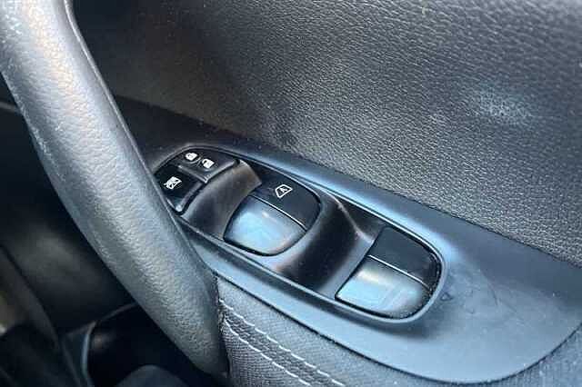 Nissan Qashqai 1.5 DCI N-CONNECTA 5DR