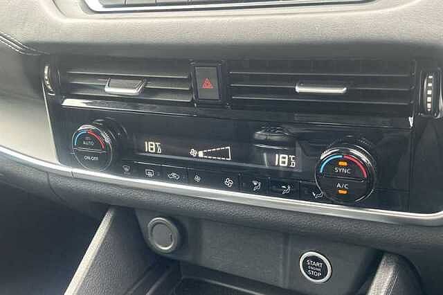 Nissan Qashqai 1.3 DIG-T MH ACENTA PREMIUM 5DR