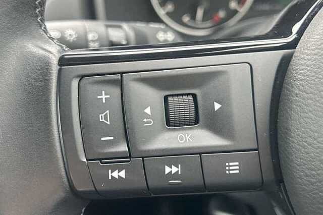 Nissan Qashqai 1.3 DIG-T MH ACENTA PREMIUM 5DR