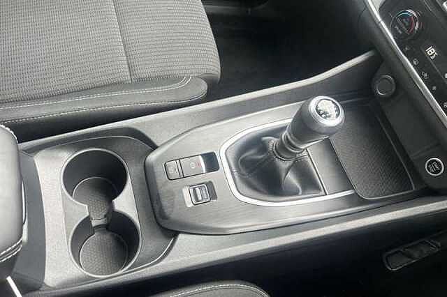 Nissan Qashqai 1.3 DIG-T MH ACENTA PREMIUM 5DR