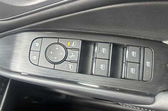 Nissan Qashqai 1.3 DIG-T MH ACENTA PREMIUM 5DR