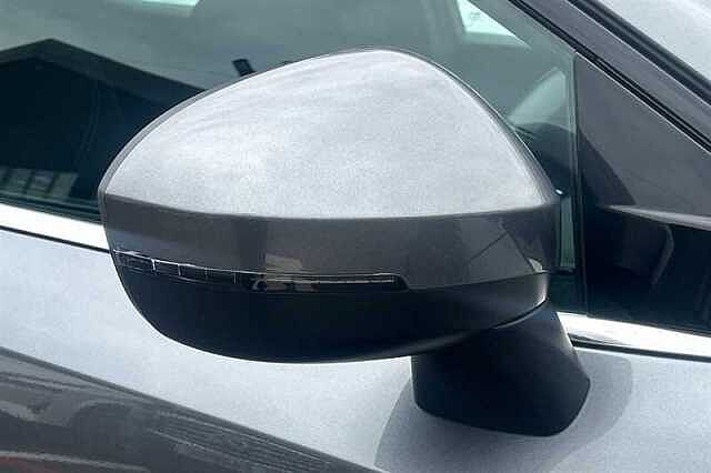 Nissan Qashqai 1.3 DIG-T MH ACENTA PREMIUM 5DR