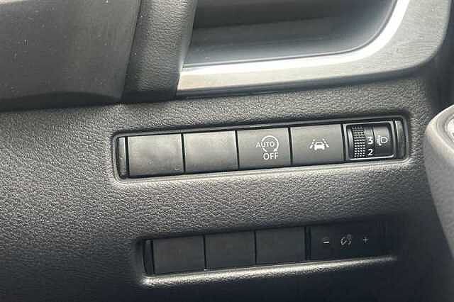 Nissan Qashqai 1.3 DIG-T MH ACENTA PREMIUM 5DR