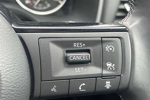 Nissan Qashqai 1.3 DIG-T MH ACENTA PREMIUM 5DR