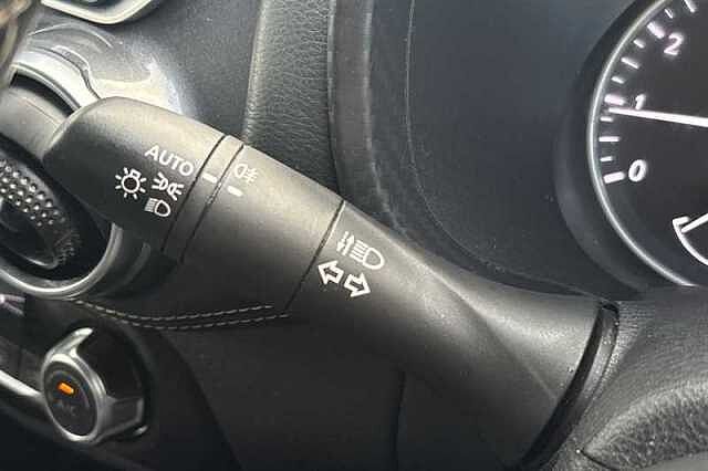 Nissan Juke 1.0 DIG-T 114 N-CONNECTA 5DR