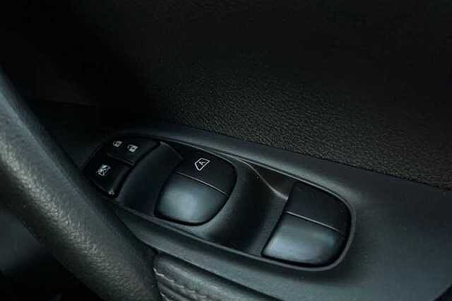 Nissan X-Trail 1.3 DIG-T TEKNA 5DR DCT