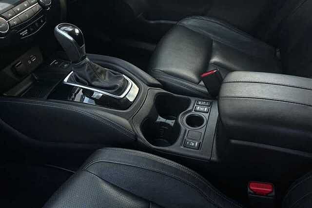 Nissan X-Trail 1.3 DIG-T TEKNA 5DR DCT