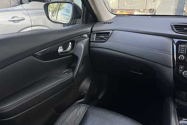 Nissan X-Trail 1.3 DIG-T TEKNA 5DR DCT