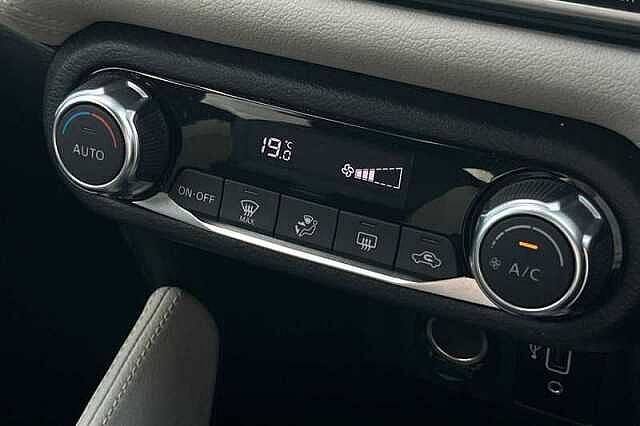 Nissan Micra 0.9 IG-T TEKNA 5DR