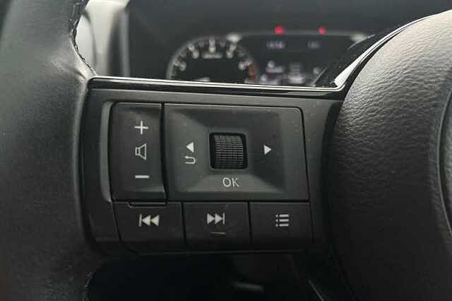 Nissan Qashqai 1.3 DIG-T MH ACENTA PREMIUM 5DR