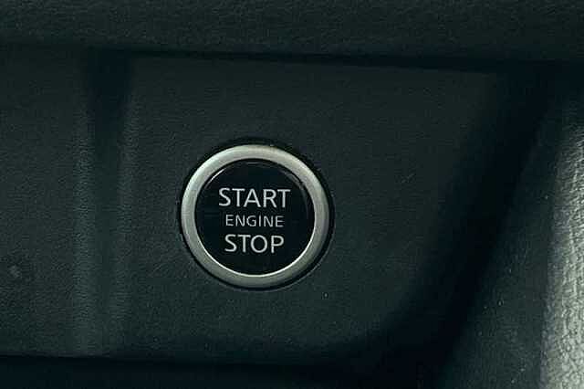 Nissan Qashqai 1.3 DIG-T MH ACENTA PREMIUM 5DR