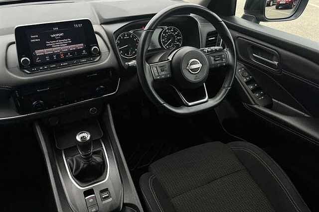 Nissan Qashqai 1.3 DIG-T MH ACENTA PREMIUM 5DR