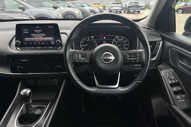 Nissan Qashqai 1.3 DIG-T MH ACENTA PREMIUM 5DR