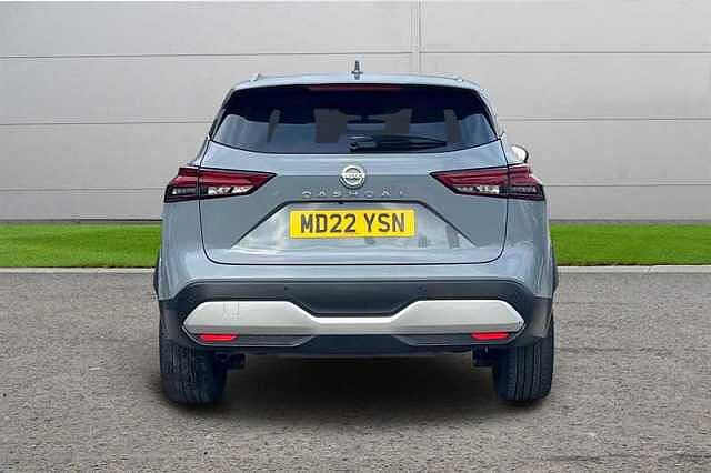 Nissan Qashqai 1.3 DIG-T MH TEKNA 5DR
