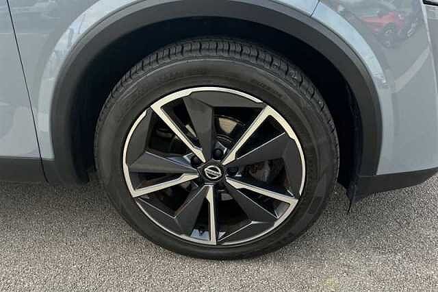 Nissan Qashqai 1.3 DIG-T MH TEKNA 5DR