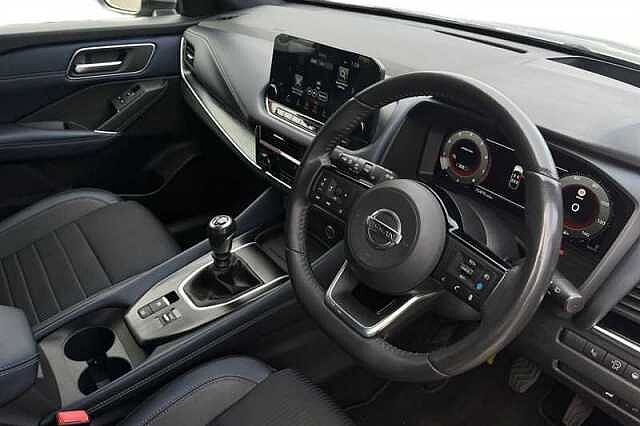 Nissan Qashqai 1.3 DIG-T MH TEKNA 5DR