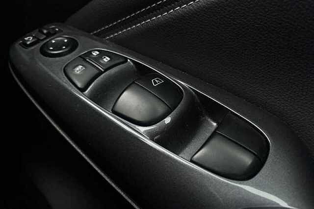 Nissan Juke 1.0 DIG-T 114 N-CONNECTA 5DR